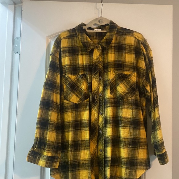 Maurices Tops - Gold & Black Flannel shirt